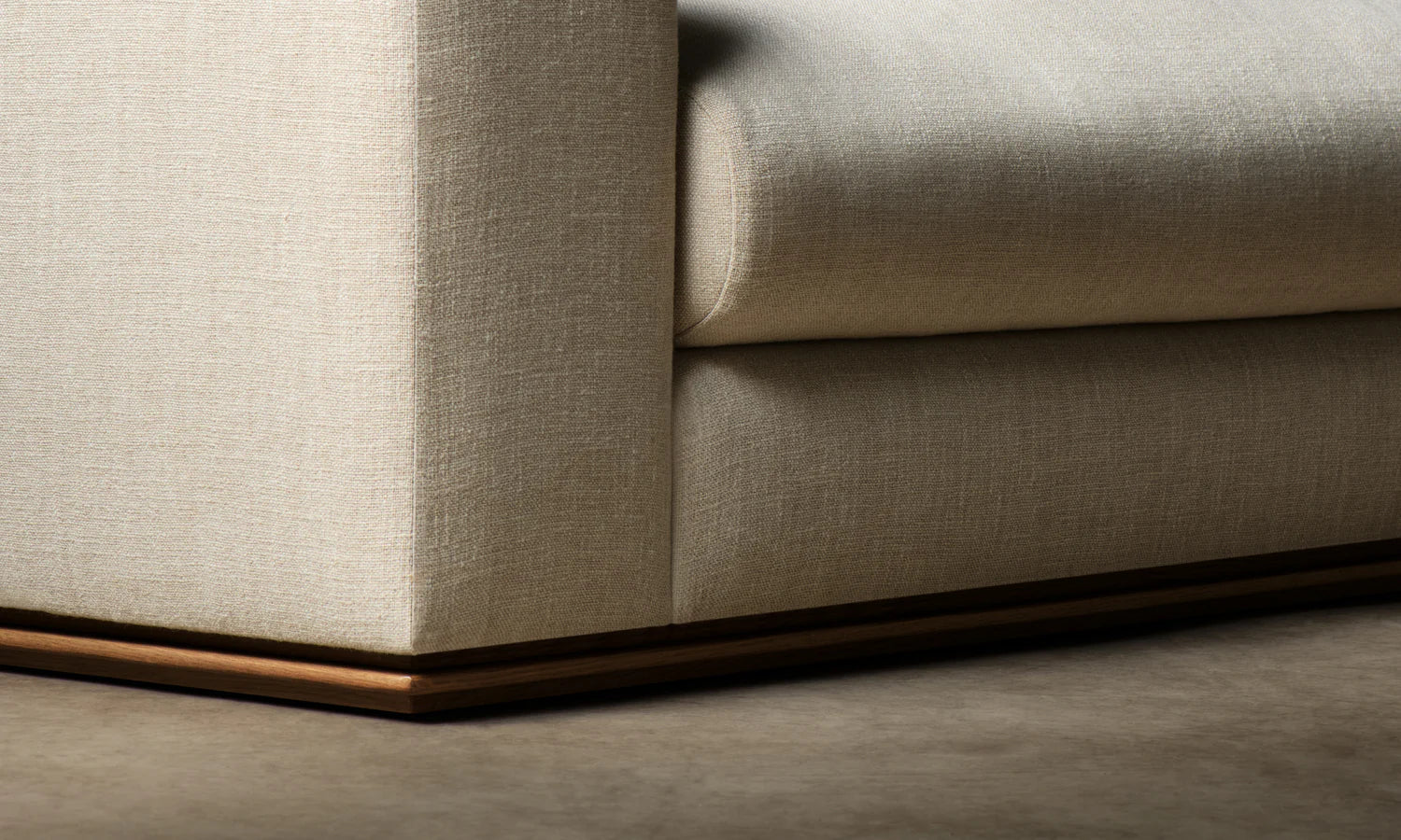0102 Sofa | Standard | Linen