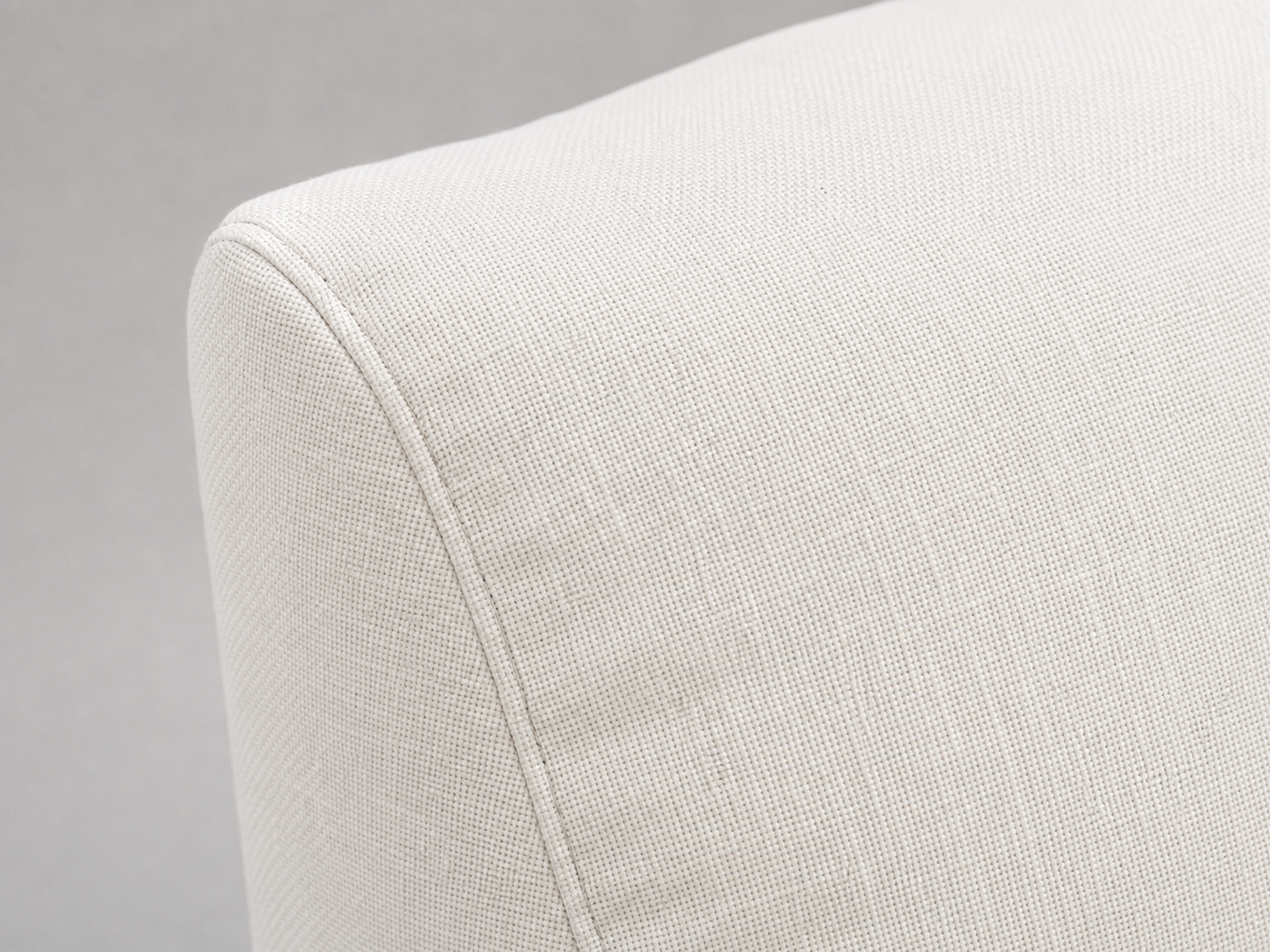 lounge-chairs_YORK-SLOPE-SWIVEL-linen-weave-pure-white