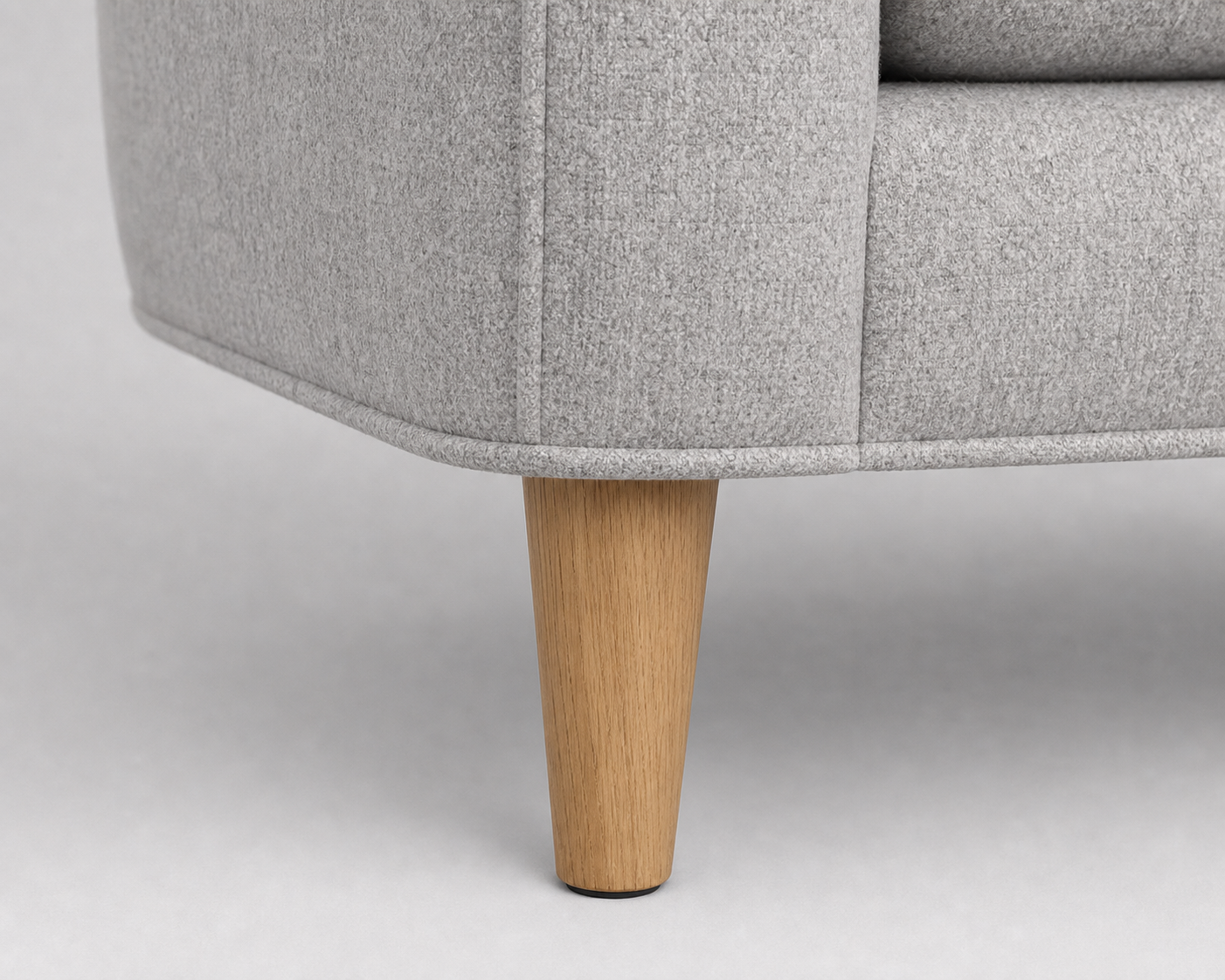 lounge-chairs_remmy-chair_wool-moon