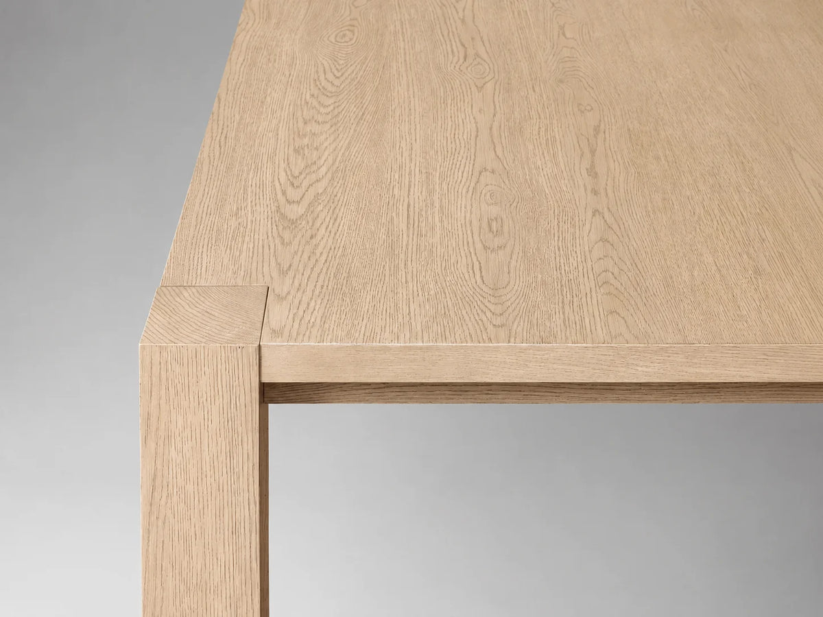 Expandable Solid Oak Dining Table，8-10 seats