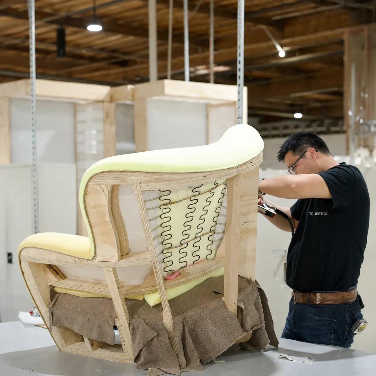 Upholstery frame and spring pre-fit inspection